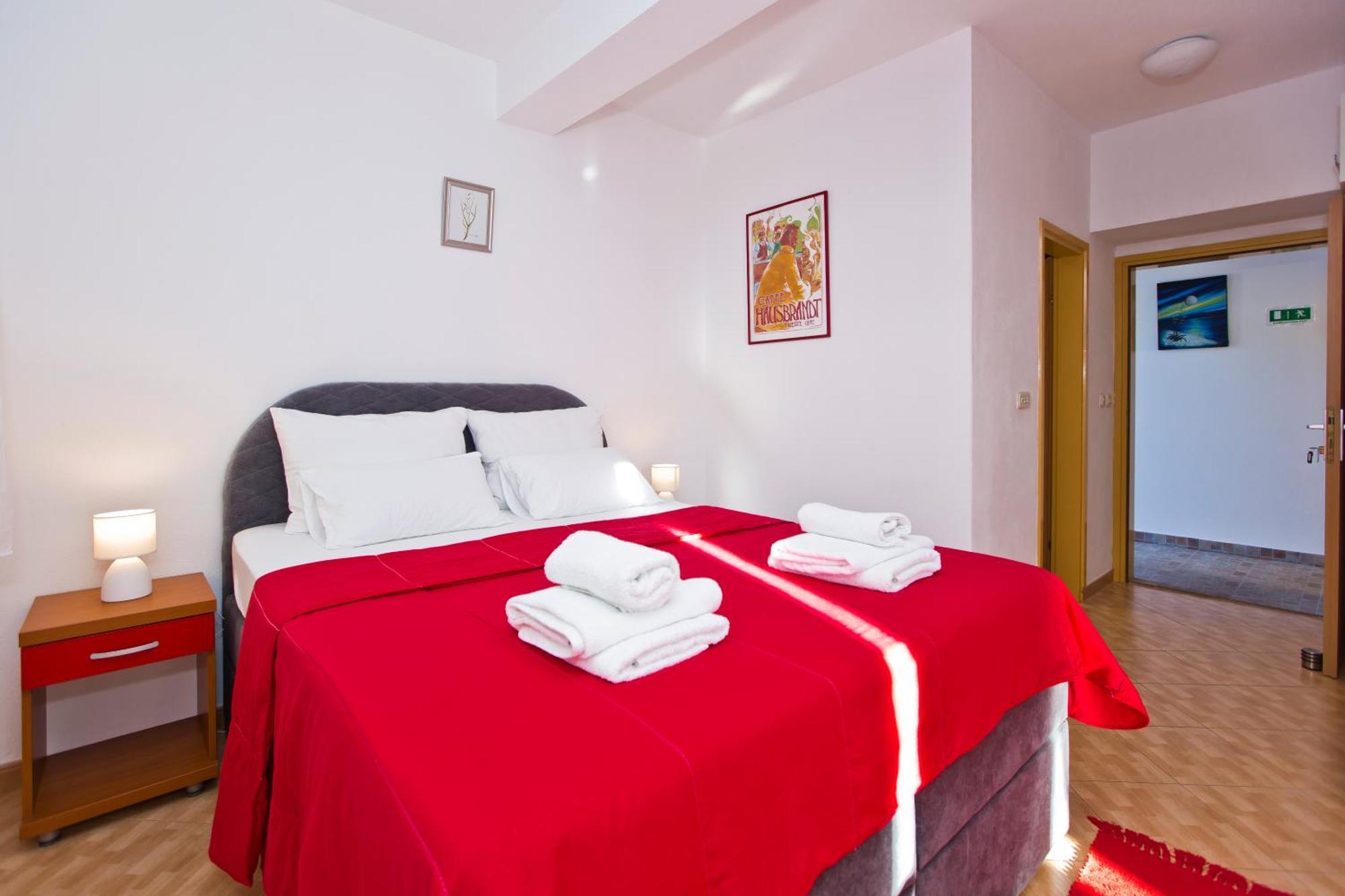 Apartment Matic Ograde ฮวาร์ ภายนอก รูปภาพ