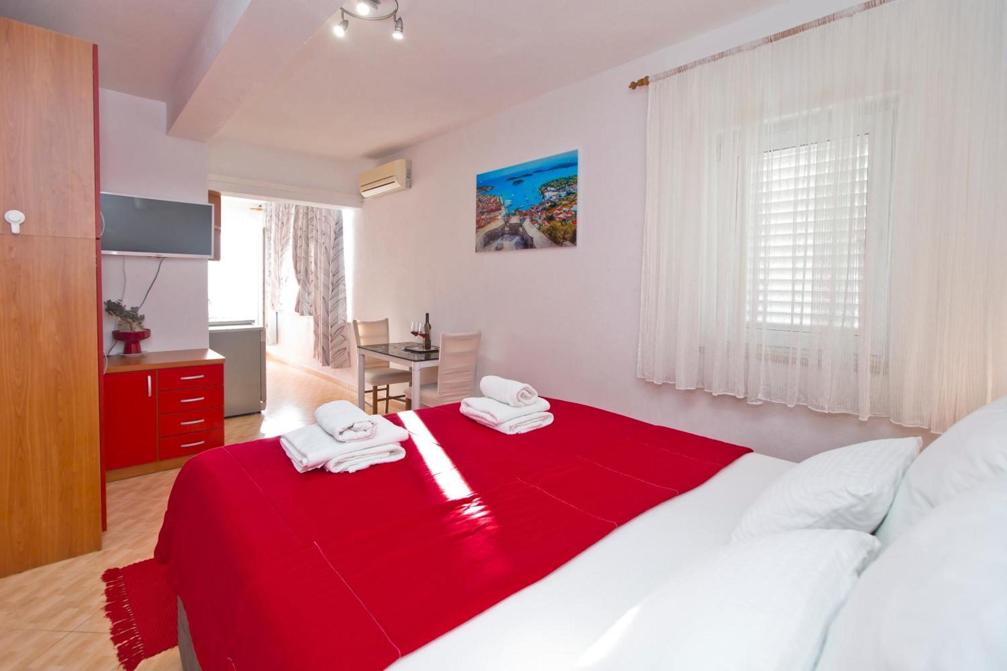 Apartment Matic Ograde ฮวาร์ ภายนอก รูปภาพ